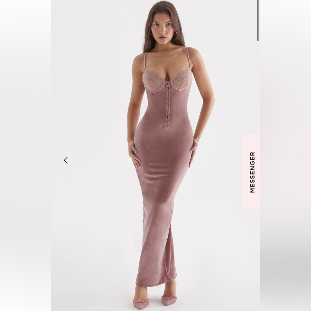 House of CB Azaela soft pink velvet midi dress - Picture 5 of 16